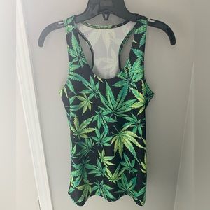 Green and black leaf print sleeveless camisole top 💚🖤